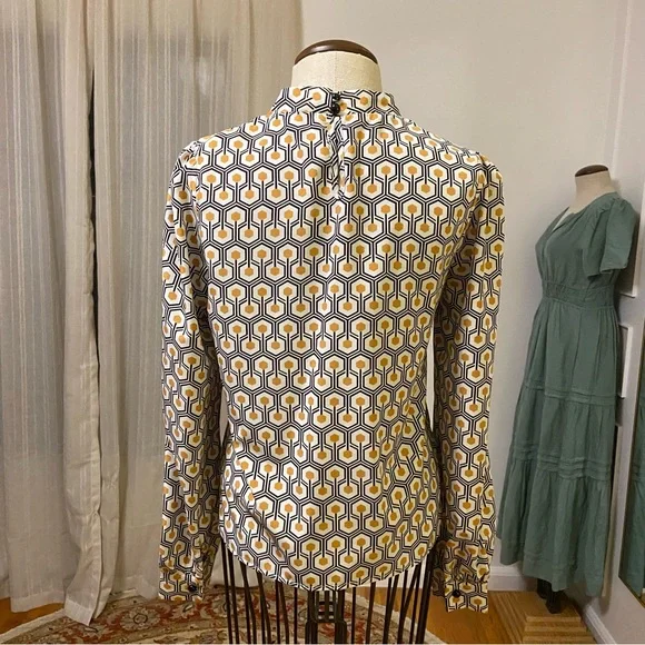 SHEIN | Button Neck Keyhole Back Geo Long Sleeve Top - Picture 5 of 8